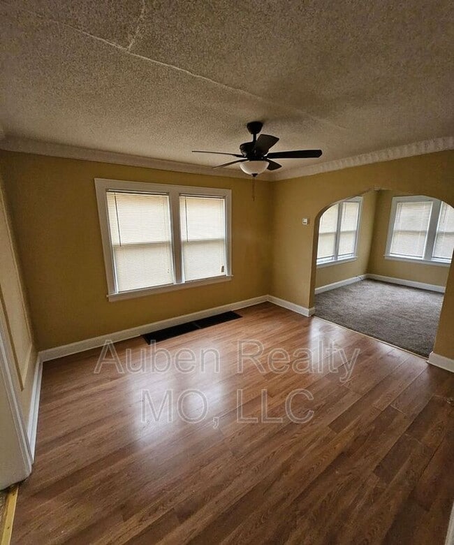 Foto del edificio - 7314 Euclid Ave E