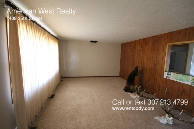 Building Photo - 1408 25th St