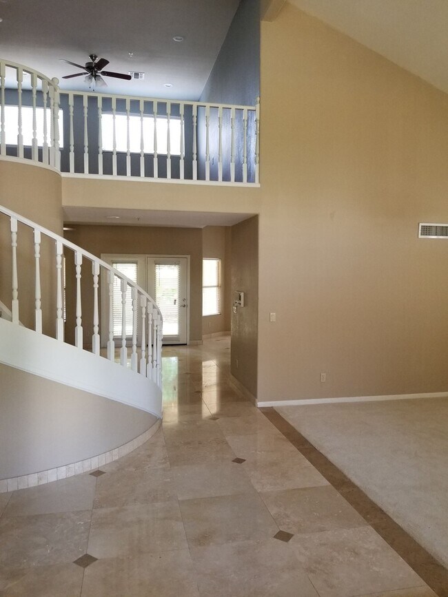 Building Photo - GORGEOUS Over 3500 SQFT 5 BED 4 BATH HOME in Scottsdale