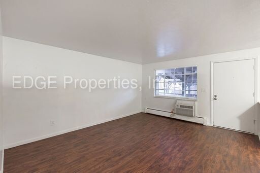 Building Photo - 122 W Ida Ave