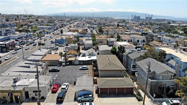 Building Photo - 732 9th St