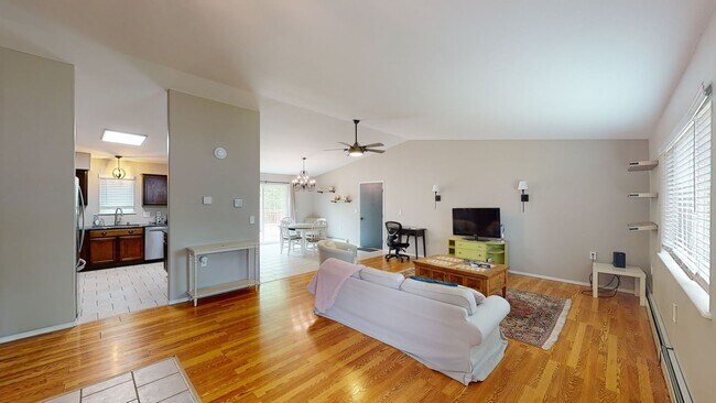 Building Photo - Available Now! Modern 3bed 2bath Home with Garage in North Pole