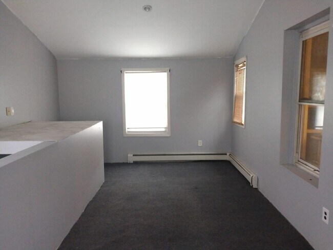 Building Photo - 48 Forbes St