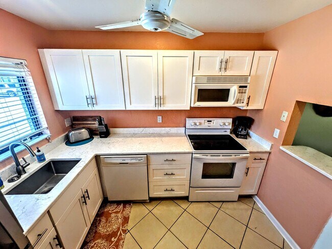 Foto del edificio - Annual turnkey furnished or short term 2/ ...