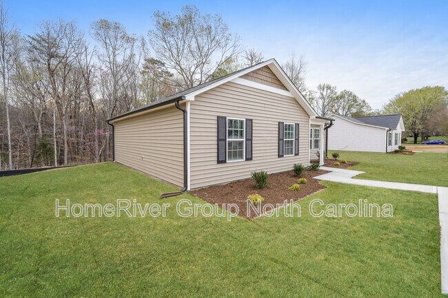 Building Photo - 2815 Carrollwood Dr