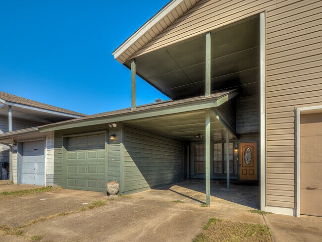 Building Photo - 11526 N Lincoln Blvd