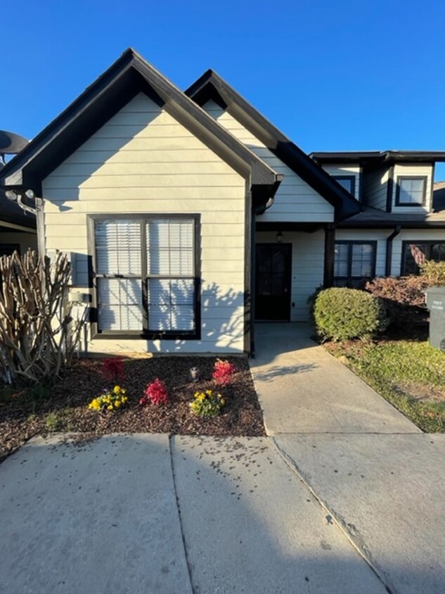 Foto principal - Townhome for rent in Calera