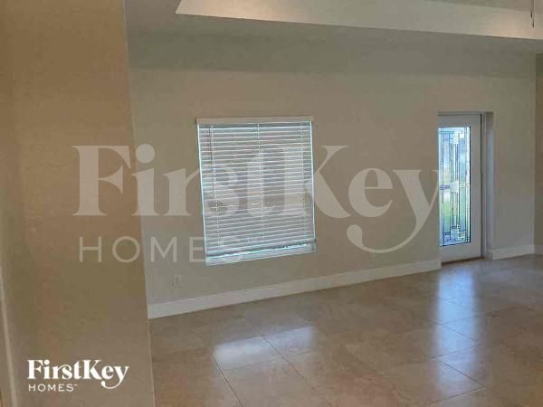 Foto del edificio - 1729 NW 11th Pl