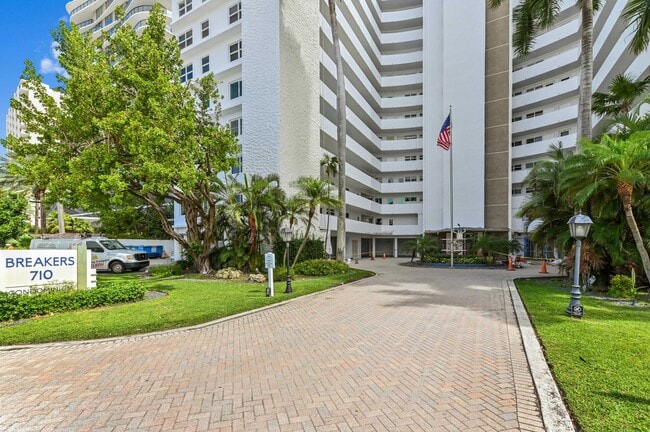 Foto del edificio - 710 N Ocean Blvd