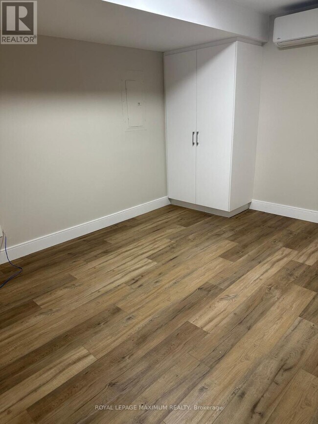 Building Photo - 47 Rockcliffe Blvd