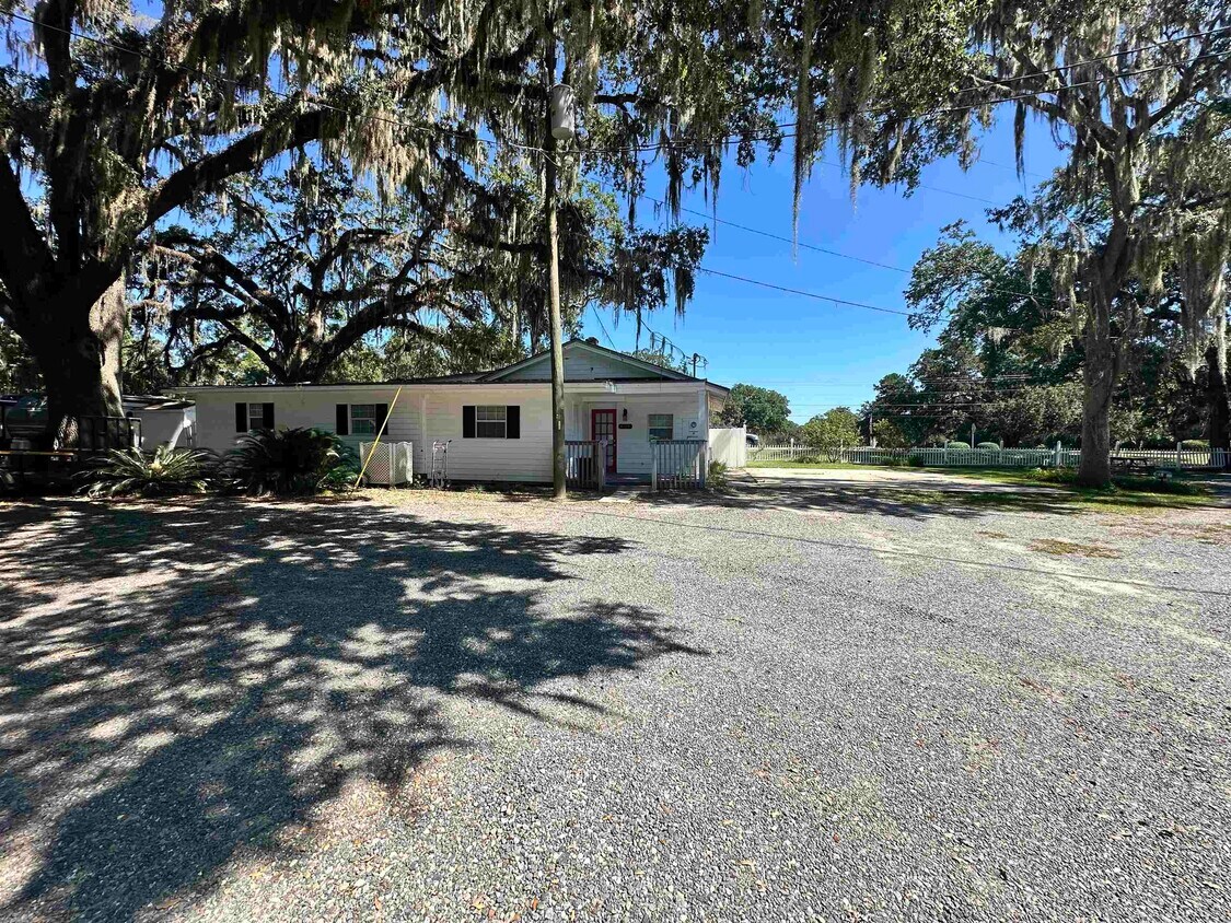 Foto principal - 4024 N Monroe St