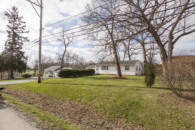 Building Photo - 24224 N Old McHenry Rd