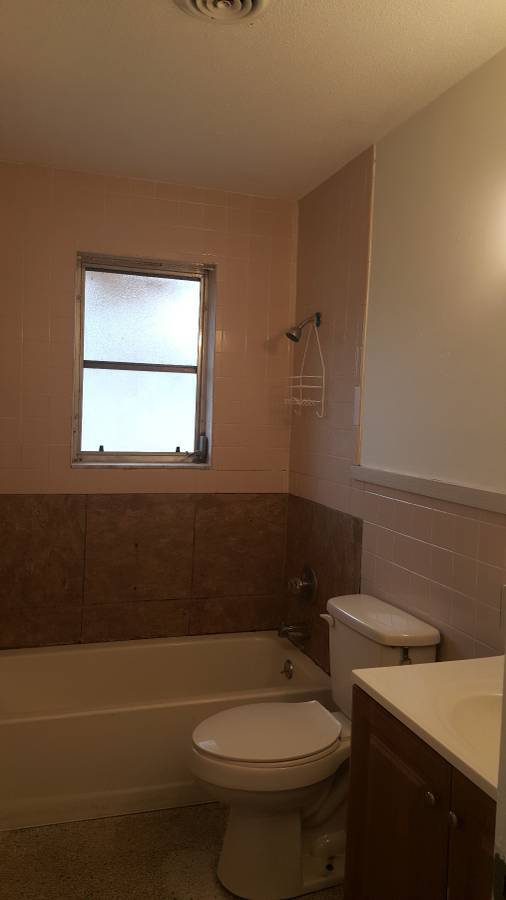 Building Photo - 2120 Anastasia Dr