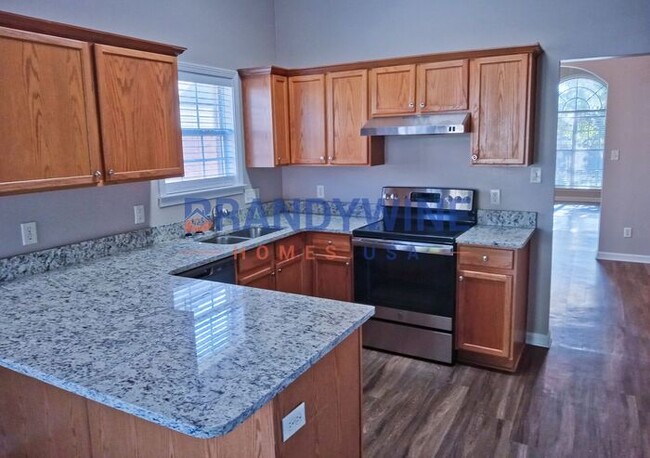 Building Photo - 1 MONTH FREE RENT! No Application Fees! Mo...