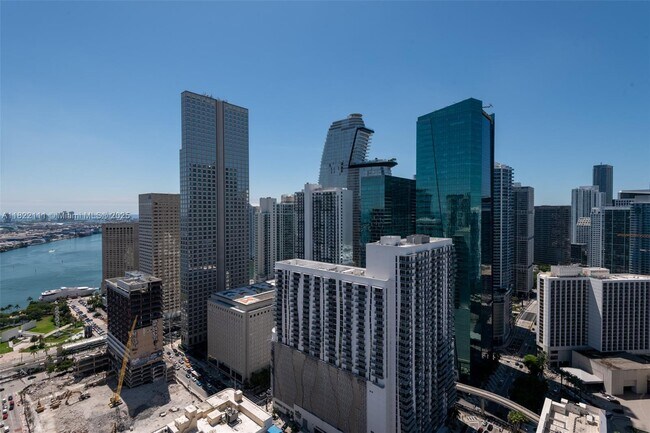 Foto del edificio - 151 SE 1st St