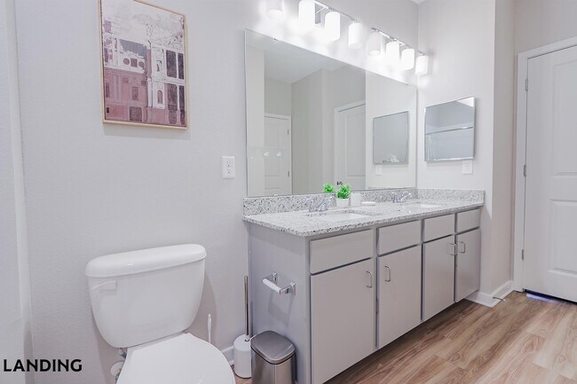 Foto del edificio - 2331 Commerce Park Dr NE