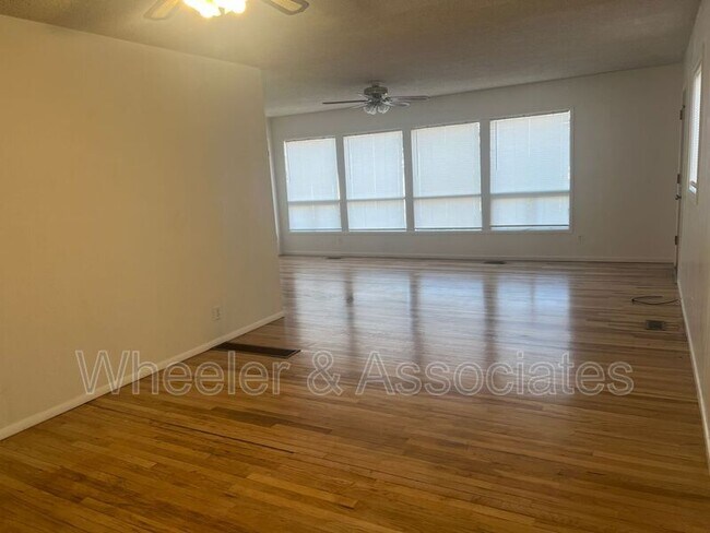 Foto del edificio - 455 W 4650 S