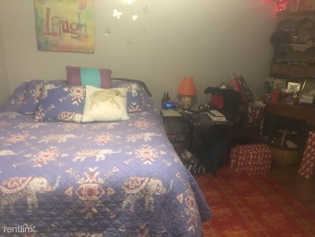 Foto del edificio - 1 br, 1 bath Apartment - 701 N.Maple ave