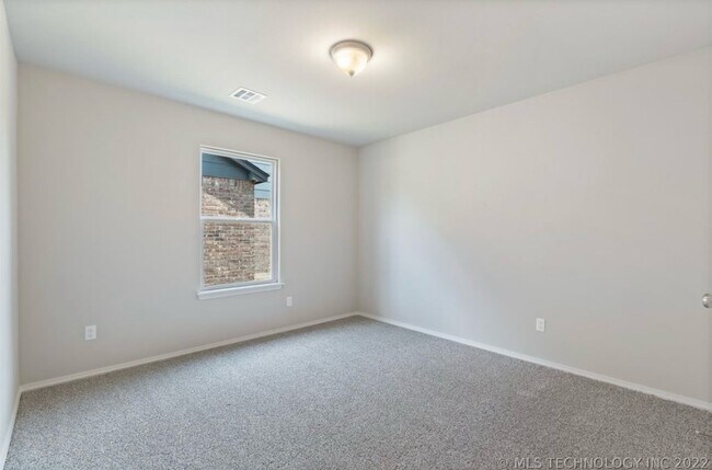 Foto del edificio - 3809 S 12th Pl
