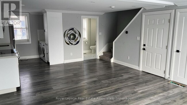 Building Photo - 66 Broadway