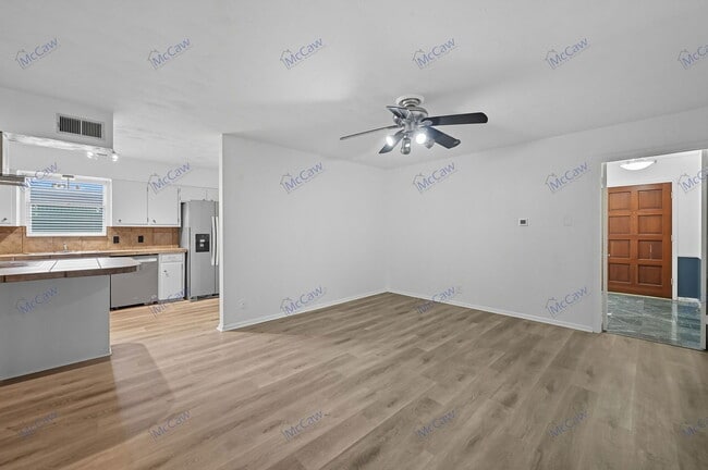 Foto del edificio - 705 Scottsdale Dr