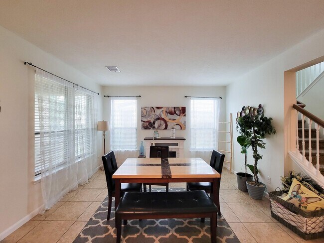 Foto del edificio - 5046 Longlane Dr