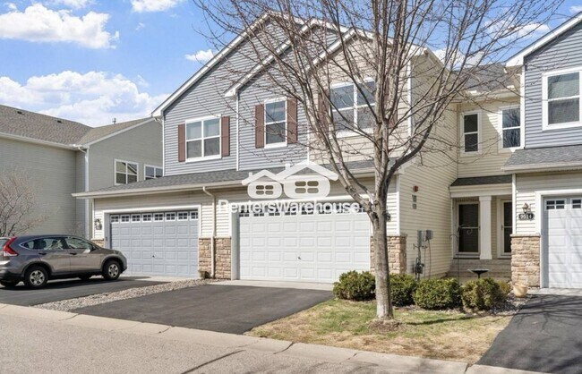 Building Photo - 9518 Roosevelt Dr