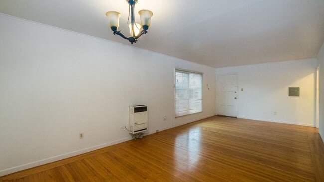 Building Photo - 1570 Buena Vista Ave