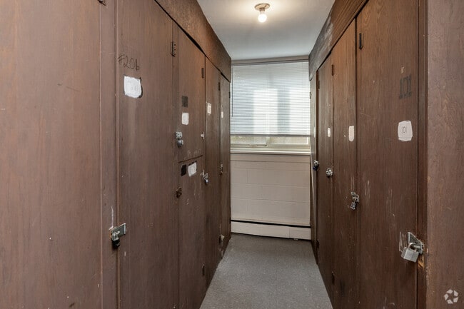 Storage Lockers - 3508 Colfax Ave S