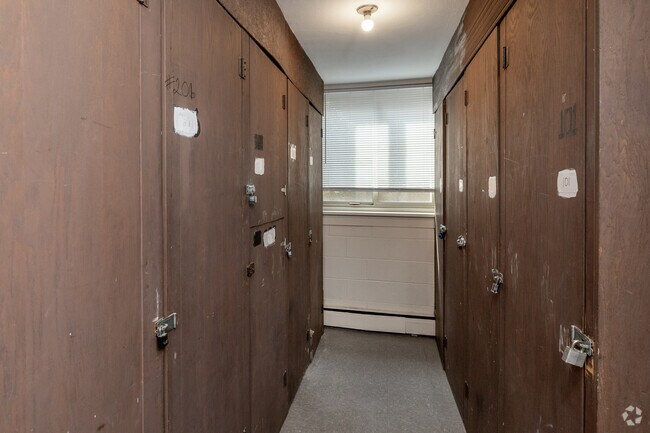 Casilleros de almacenamiento - 3508 Colfax