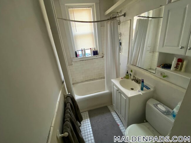 Foto del edificio - 170 Maple St