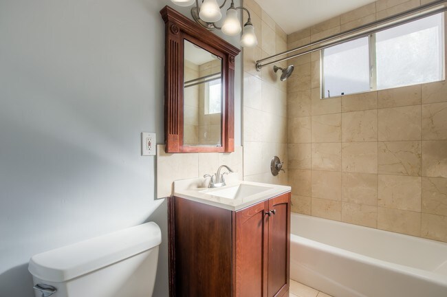 Building Photo - 1624 Preuss Rd