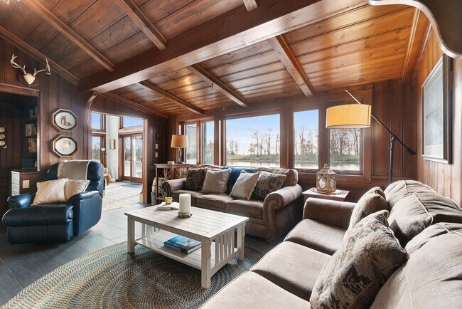 Foto del edificio - 1571 Harbor Rd