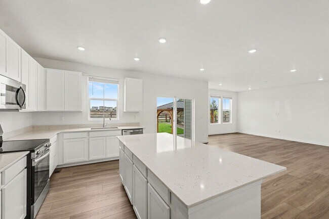 Foto del edificio - 5457 Inland Ave