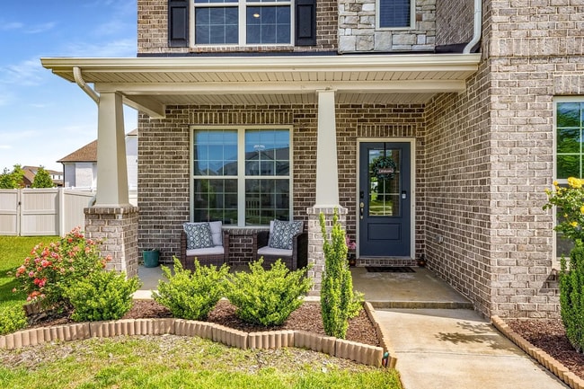 Building Photo - Exquisite Executive Home in the Heart of S...