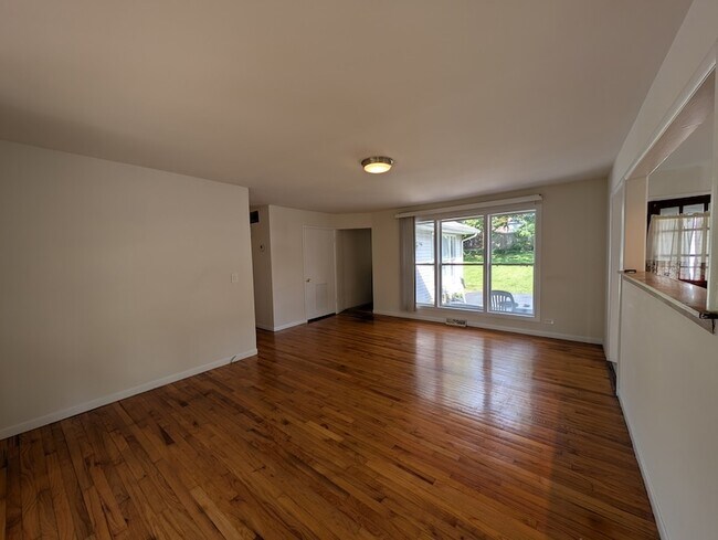Foto del edificio - 4329 Sterling Rd