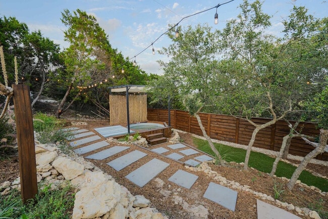 Building Photo - 371 Cloud Top