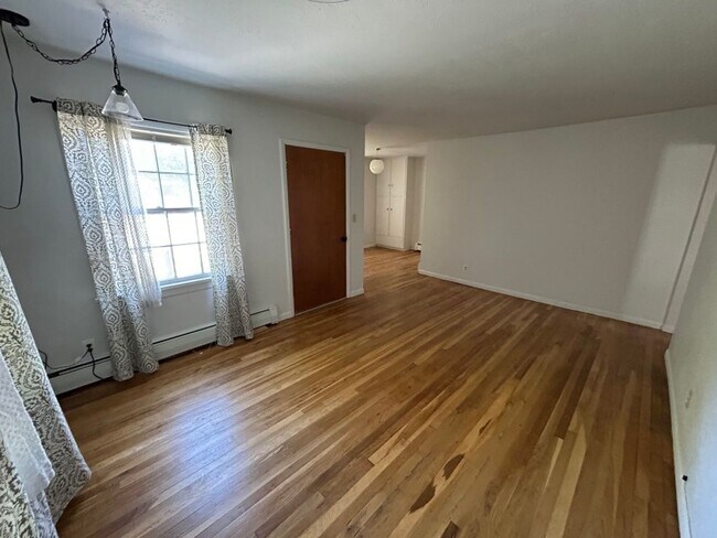 Foto del edificio - 1013 E Park Ave