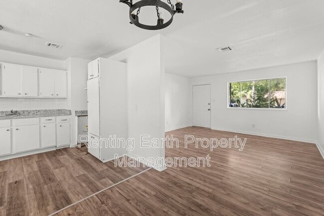 Building Photo - 156 Pocahontas Rd