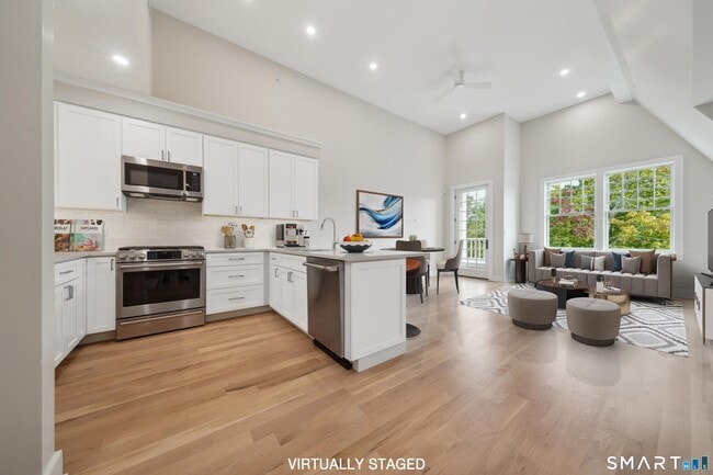 Building Photo - 8 Husted Ln