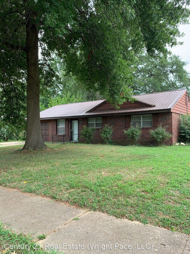 Primary Photo - 2 br, 1 bath House - 1605 W College
