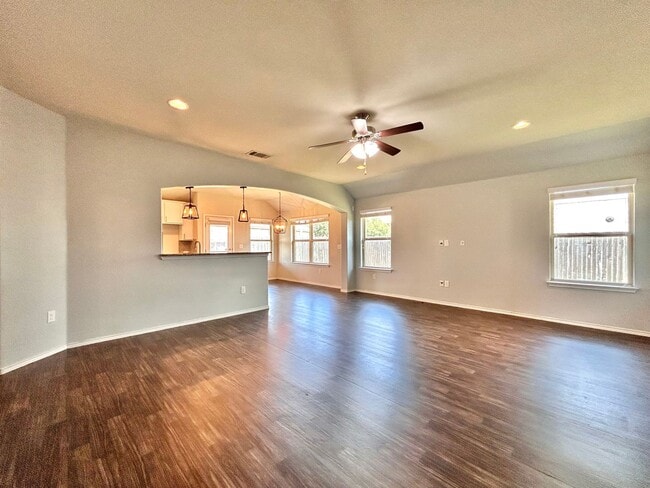 Building Photo - Charming 4BR/2BA One-Level Home with Moder...