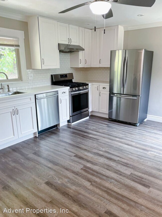 Building Photo - 2 br, 1 bath House - 8000 Hillmont Dr