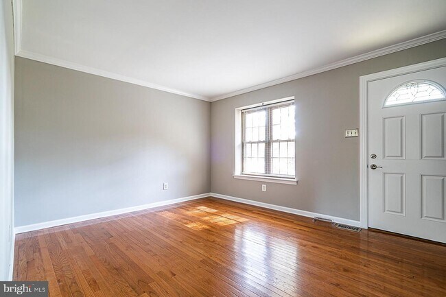 Building Photo - 207 McKean Ct