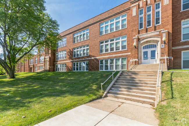 Building Photo - Oconomowoc School Apartments