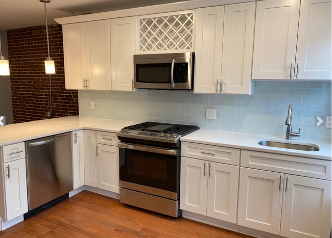 Building Photo - 16 Chelsea St