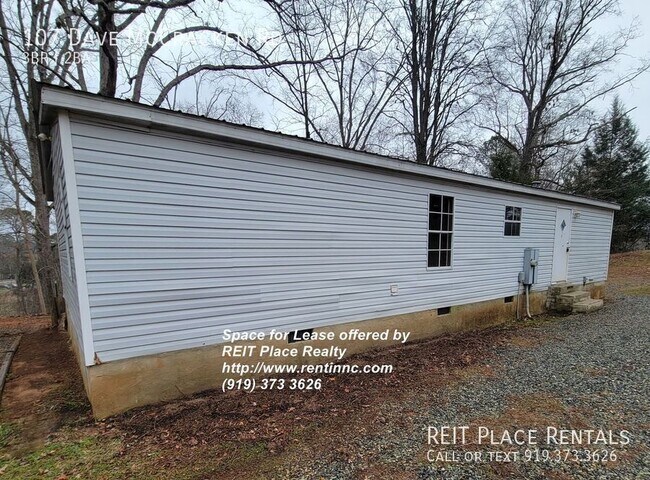 Foto del edificio - 107 Dave McCracken Rd