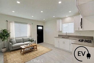 Building Photo - 14604 Cohasset St