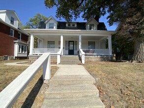 Building Photo - 426 E 15th Ave