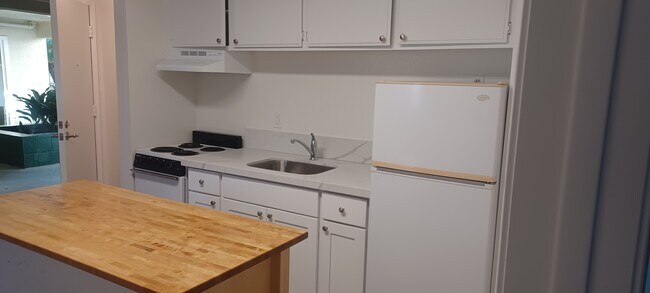 Foto del edificio - Hillcrest Regency 55+ Community